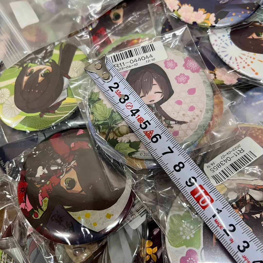 R*O様 Ｍ3【保管品】②剣が君　鈴懸　グッズ　大量　まとめ　缶バッジ　大きめ