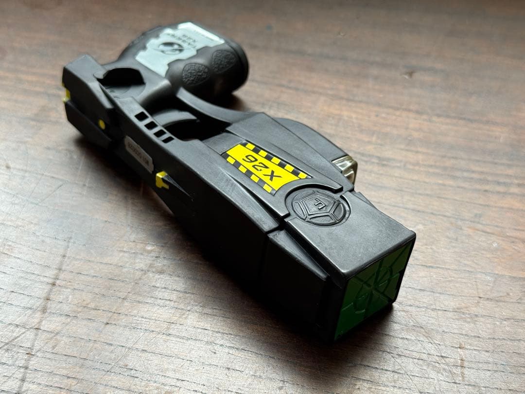 X26 テイザーガンレプリカ＋ホルスター TASER LE装備 レア サバゲ-特別