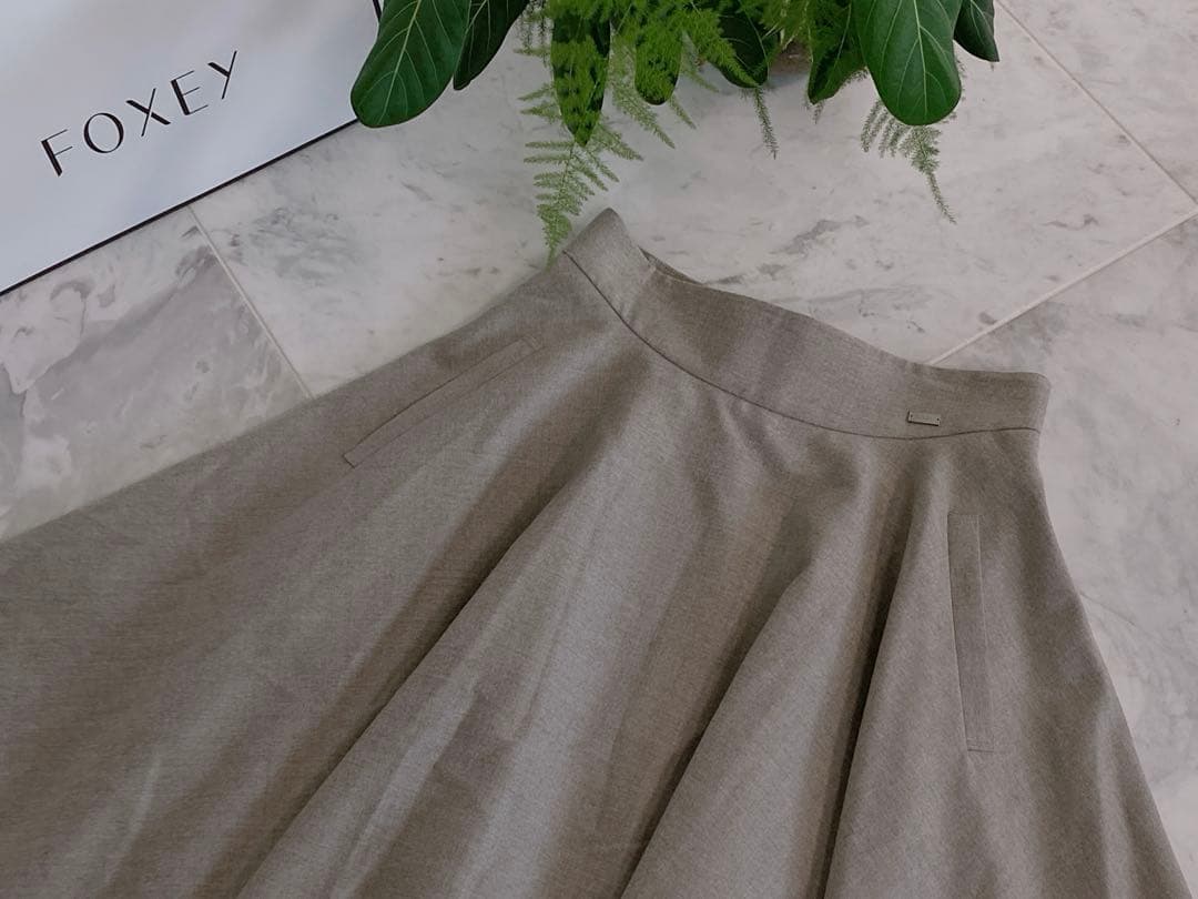 ’２１近年★美品★FOXEY/フォクシーオークツリー スカート ベージュ 40