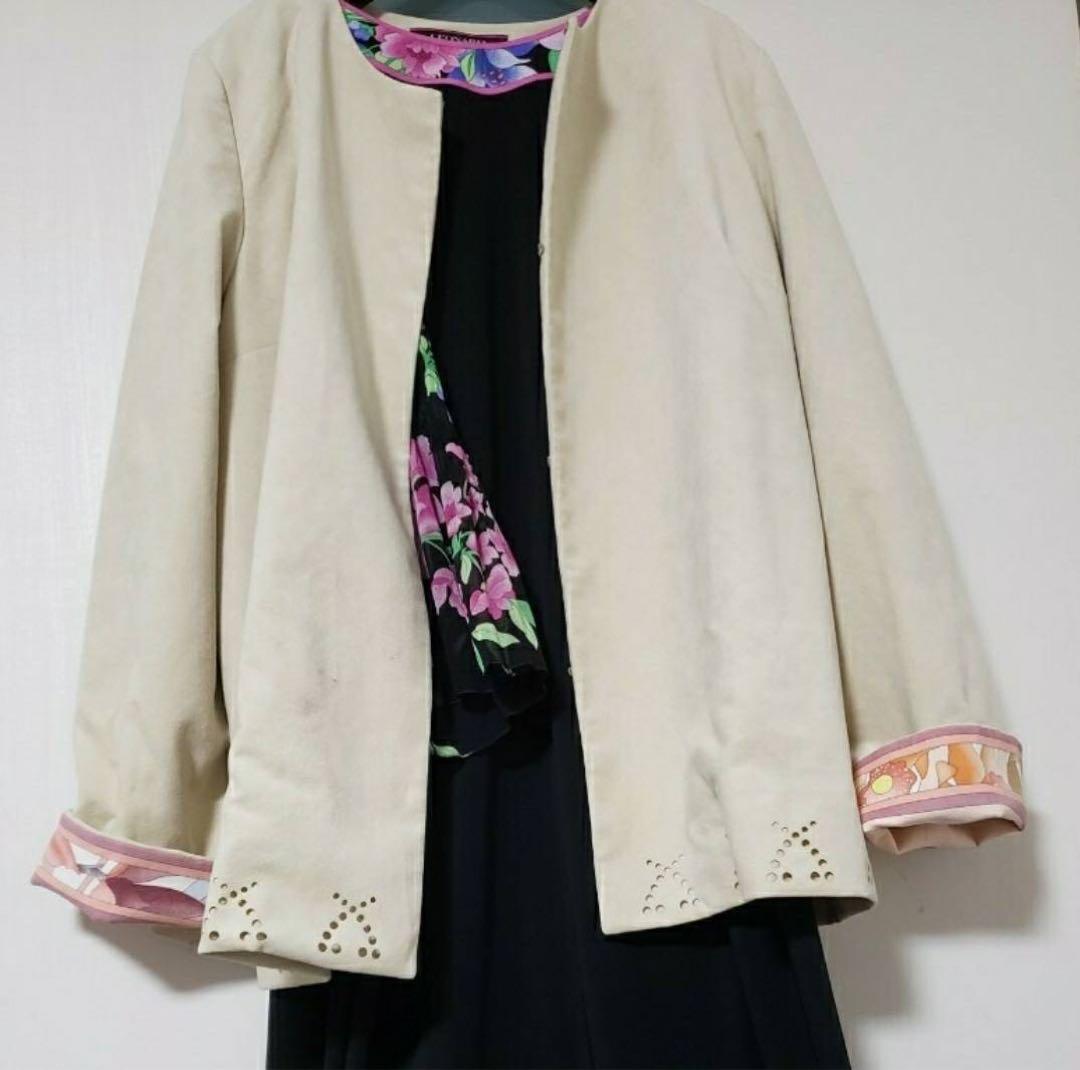 ☆ 近藤悠二 山染付飾皿 美しい一品です☆y433 中国古美術・