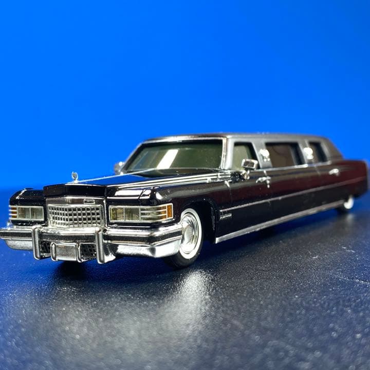 入手困難 1／43キャデラックリムジン