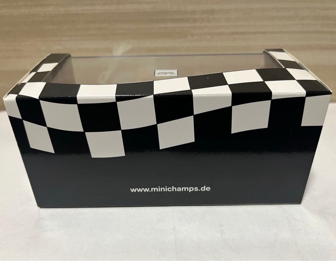 PMA 1/43 Porsche 981 ケイマン GT4 Clubsport