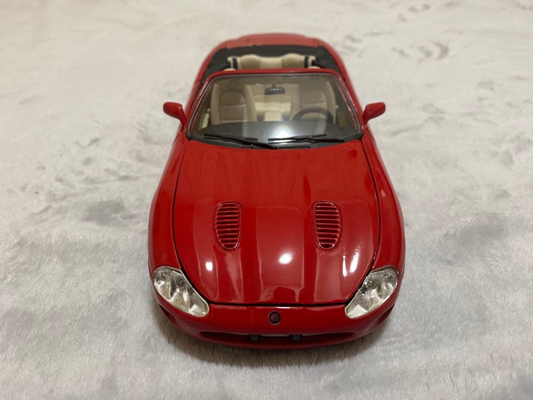 ミニカー Maisto Jaguar XK Series 1/18