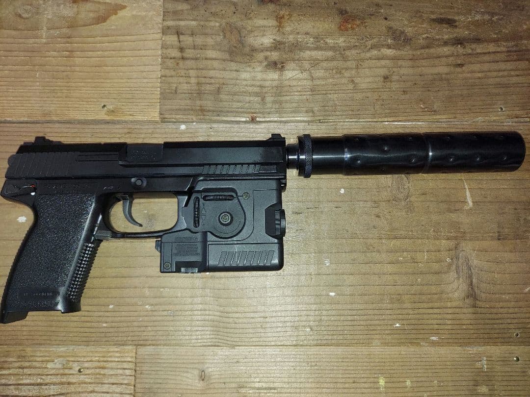 東京マルイ　ガスガン　SOCOM Mk23 ソーコム　予備マガジン付属