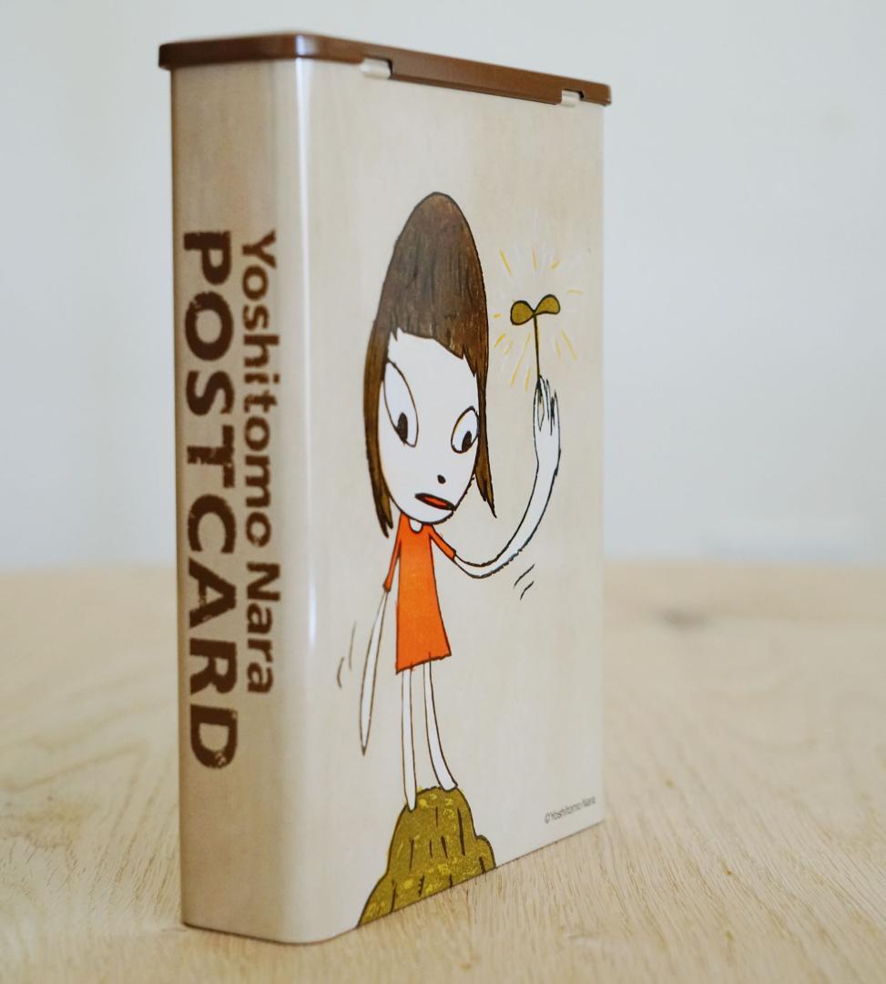 【奈良美智】ポストカード１０枚＋ステッカー（オリジナル缶入り）