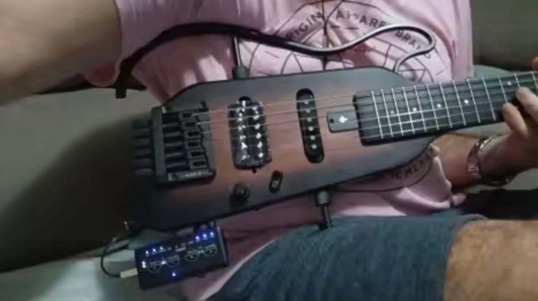 ドナー-HUSH-Xヘッドレスエレキギター