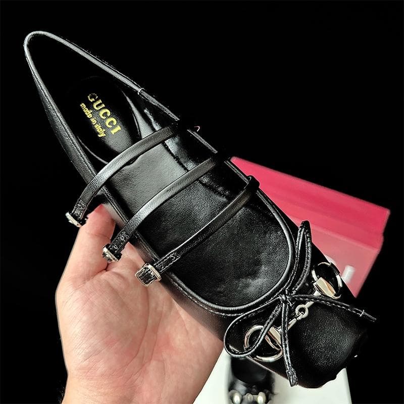 GUCCI ブラックレザー フラットシューズ**36**