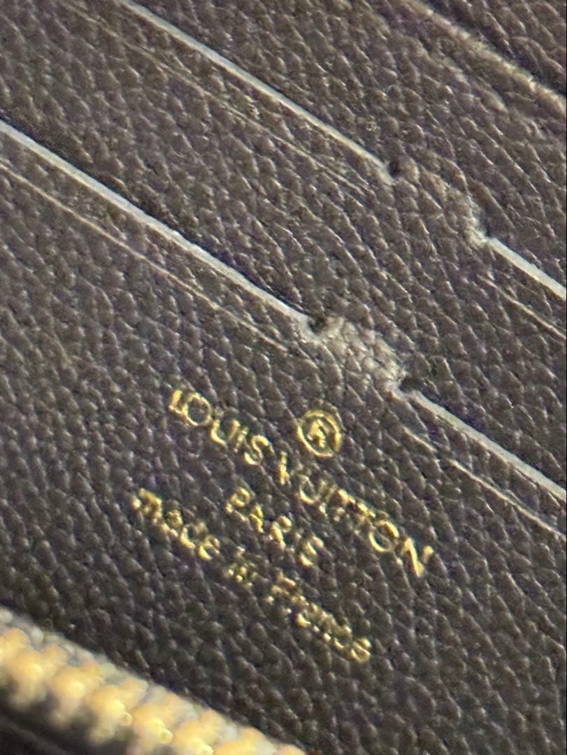 ルイヴィトン バイカラー モノグラム・アンプラント レザージッピー・ウォレット