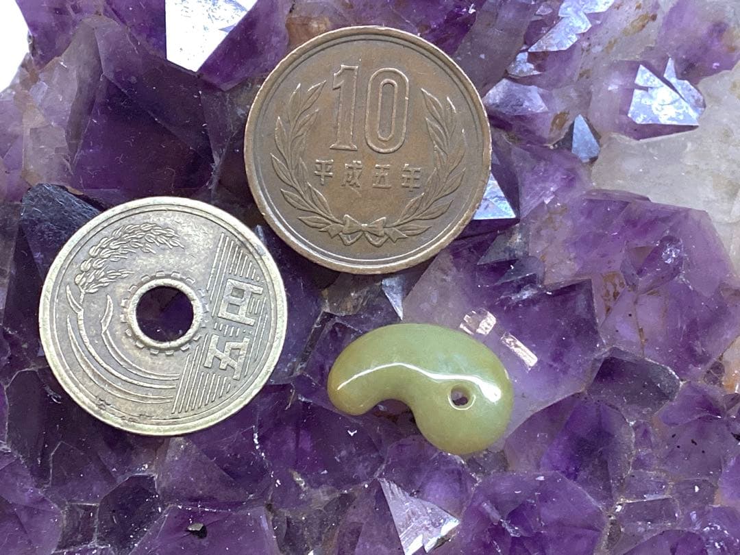 超極上レア物✳一番数少ない幻の幸運の黄色‼️ 糸魚川翡翠勾玉ガラス質