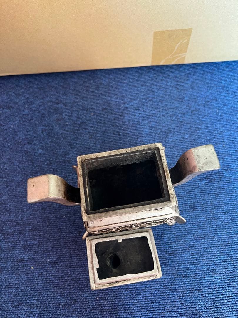 947 銅製蝋型洋銀獅子香炉　大明宣徳年製銘　時代物