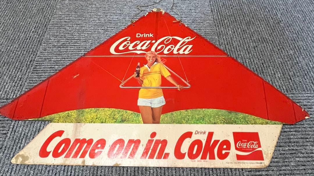 コカコーラ 吊り下げ ペナント看板　昭和レトロ Yahoo!オークション -「コカコーラ 看板 昭和」の落札相場・落札価格