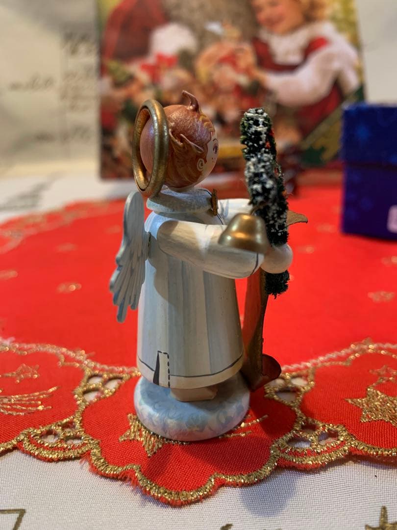 ドイツ製 木製人形 ケーテウォルファルト社の限定クリスマスベル持つ