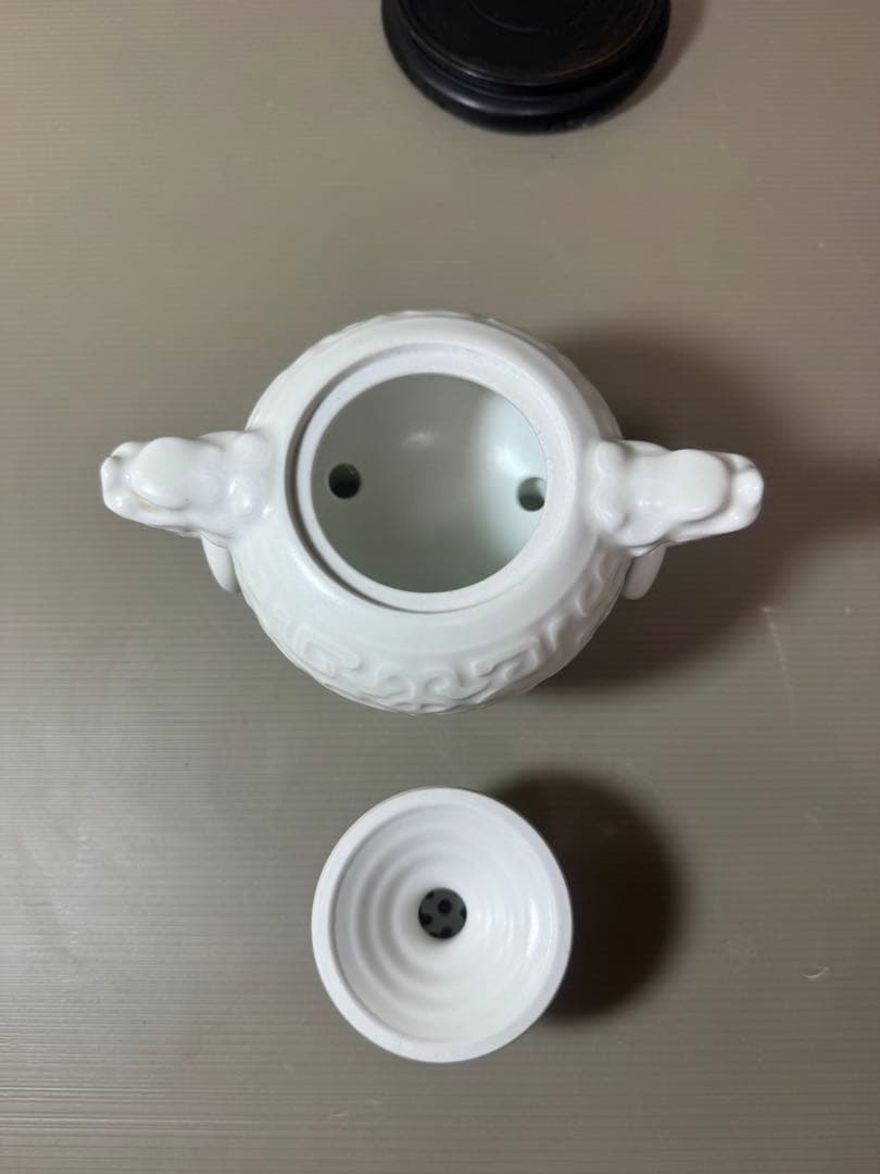 2864 小笠原長春 肥前国 鍋島 太白磁 環付 香炉 台座付