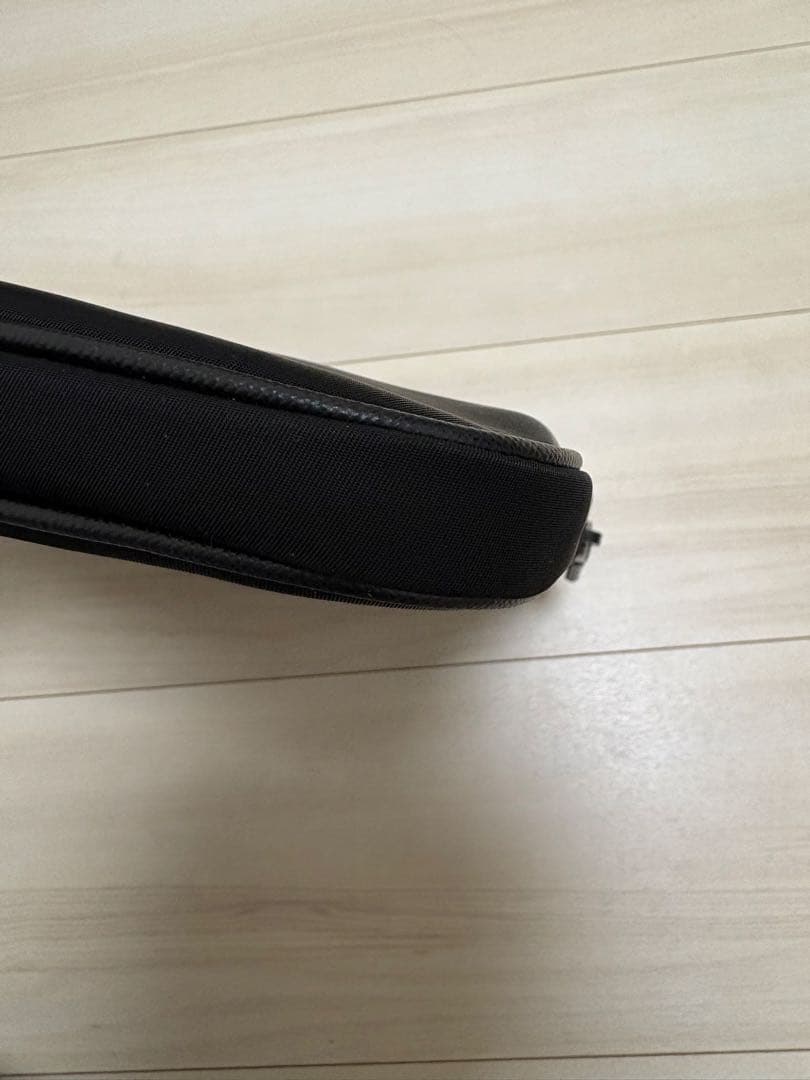 【数回使用・極美品】PRADA パソコンバッグ PCケース クラッチバッグ