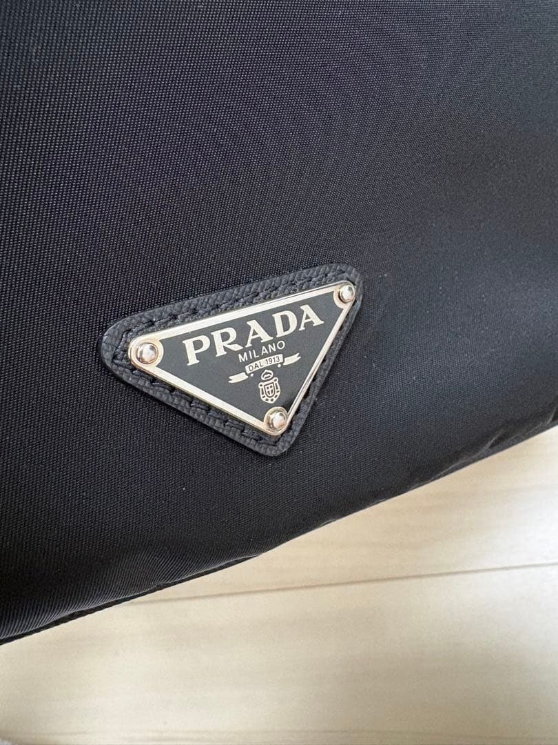【数回使用・極美品】PRADA パソコンバッグ PCケース クラッチバッグ