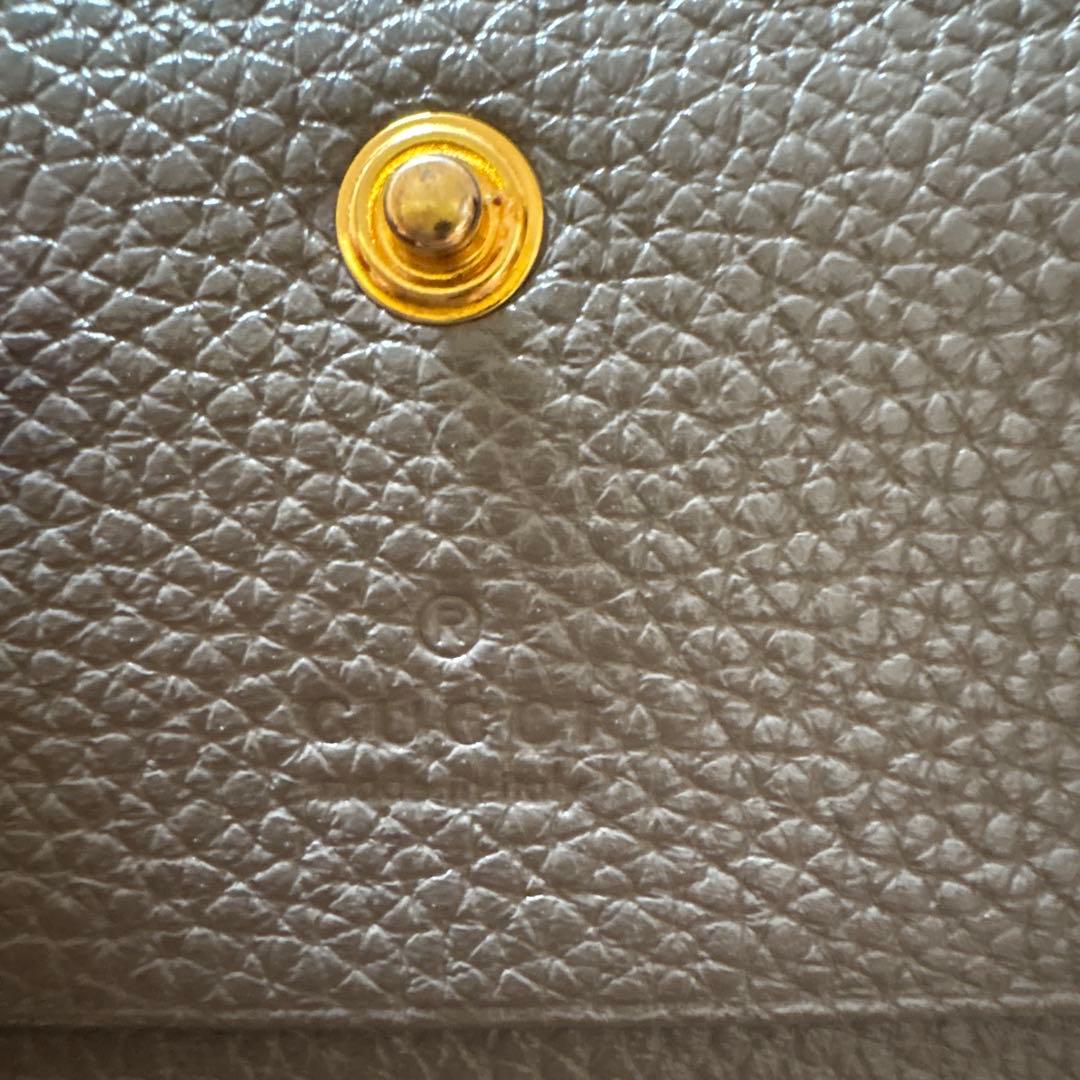 GUCCI グレー 二つ折り財布 GGロゴ