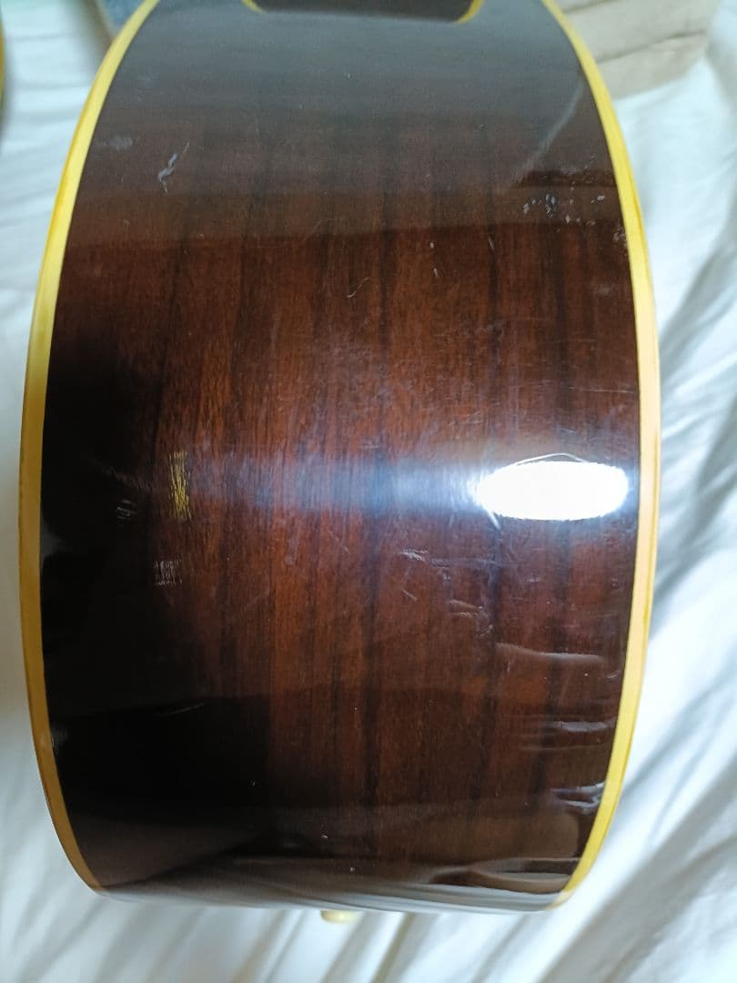 Morrisアコースティクギター、W-20 新弦に張り替えてます！｜Morris