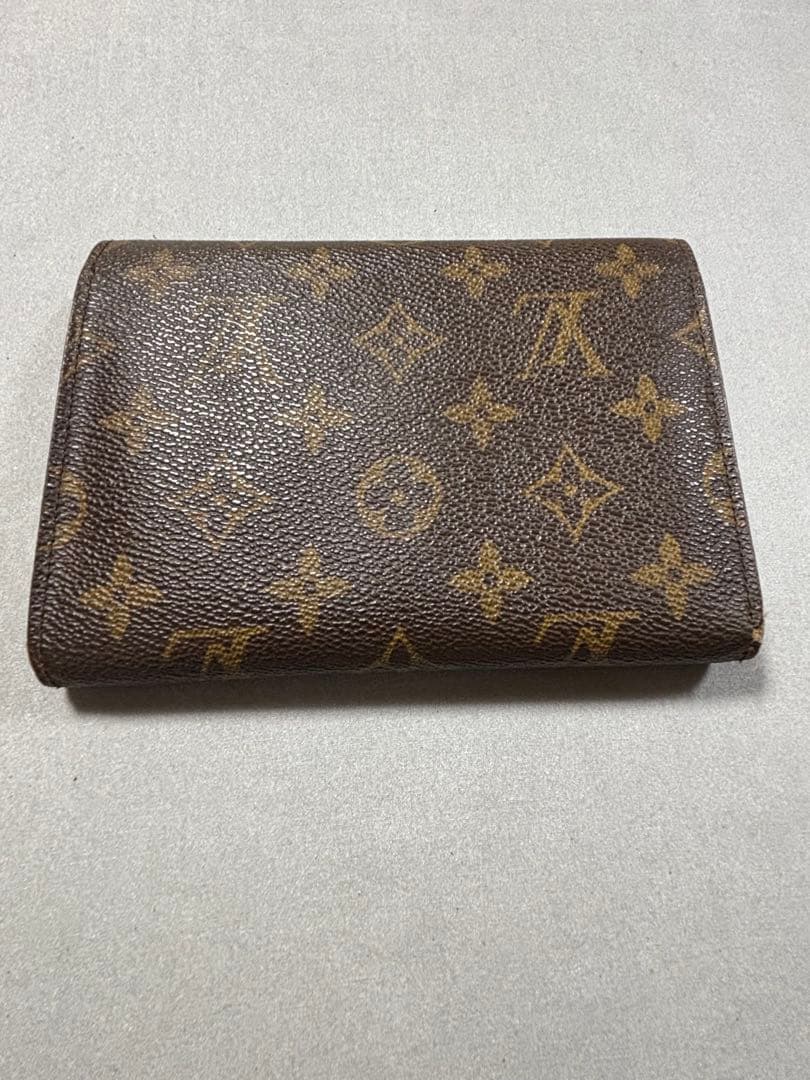 ルイヴィトン モノグラム ポルトトレゾール エテュイパピエ 三つ折り