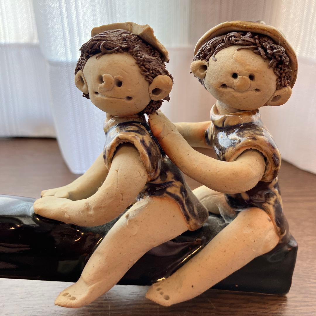 【送料無料】青芳人形 シーソーで遊ぶ子供たちの陶器の置物【匿名配送】