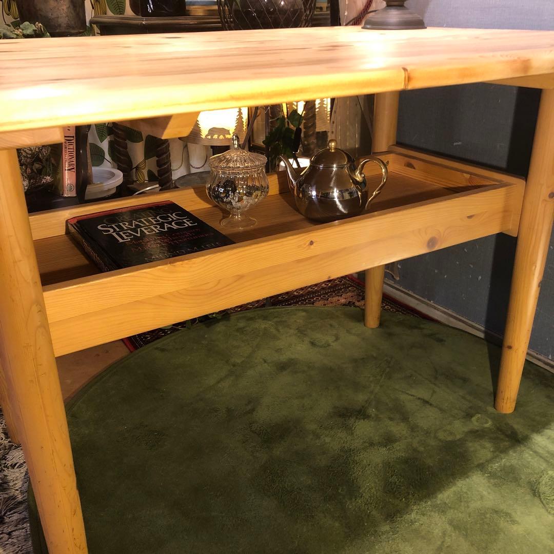 オイルフィニッシュ　リビングでもダイニングでも使えるテーブル