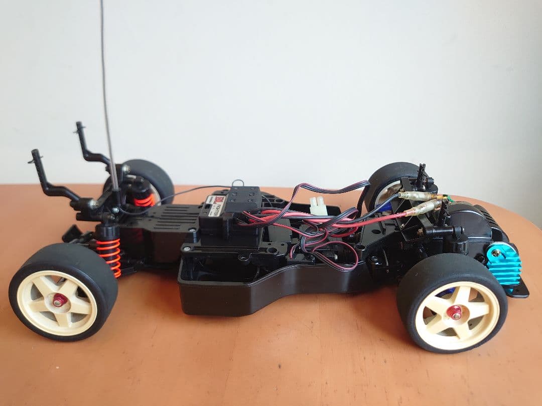 タミヤ FF01 シャーシ サーボ アンプ アルミモーターヒートシンク 付