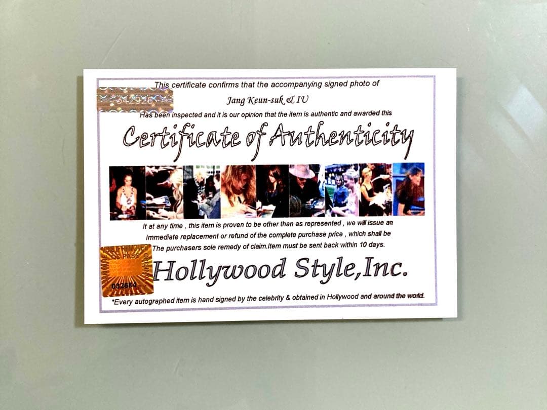 チャン・グンソクとIU直筆サイン入り超大型写真…