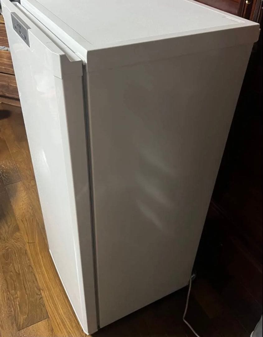 三菱　スリム冷凍庫 121L MF-U12F-W