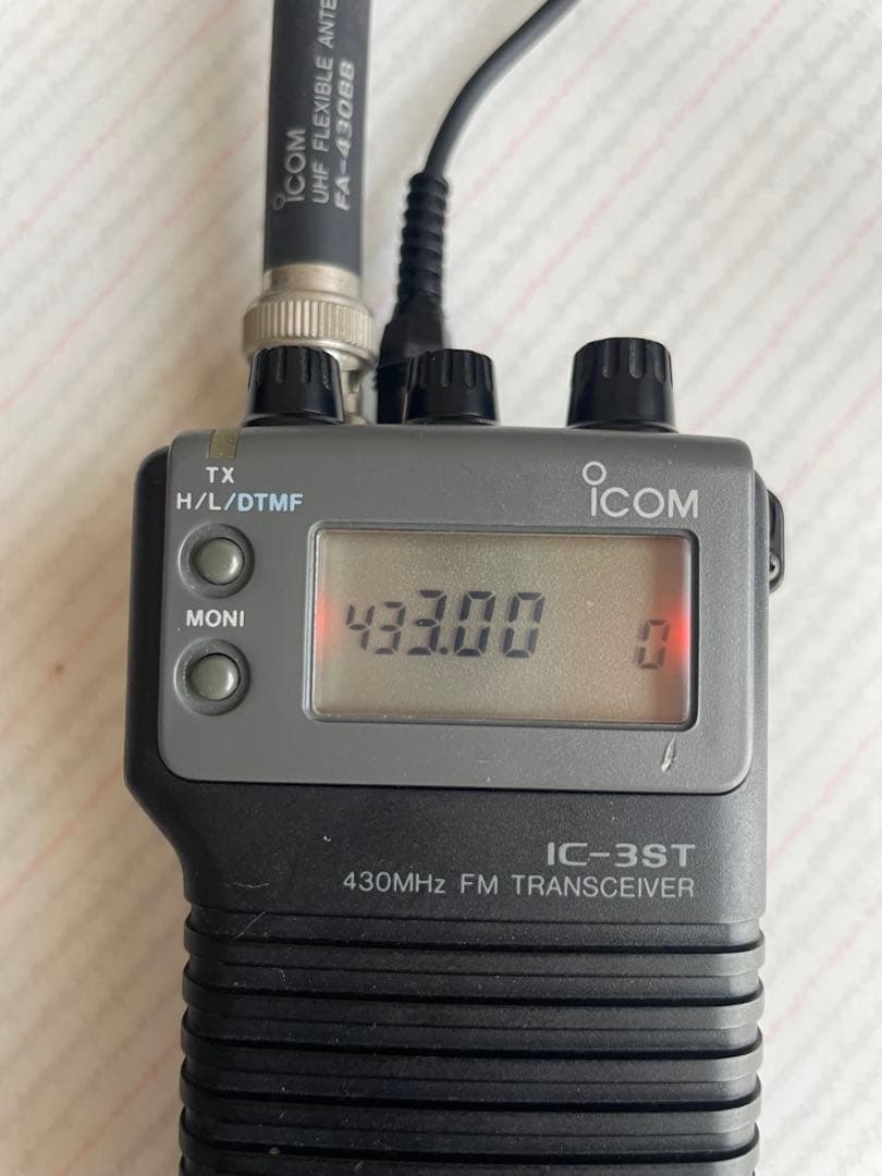 《値下げです》ICOM IC-3ST 430MHz FMトランシーバー