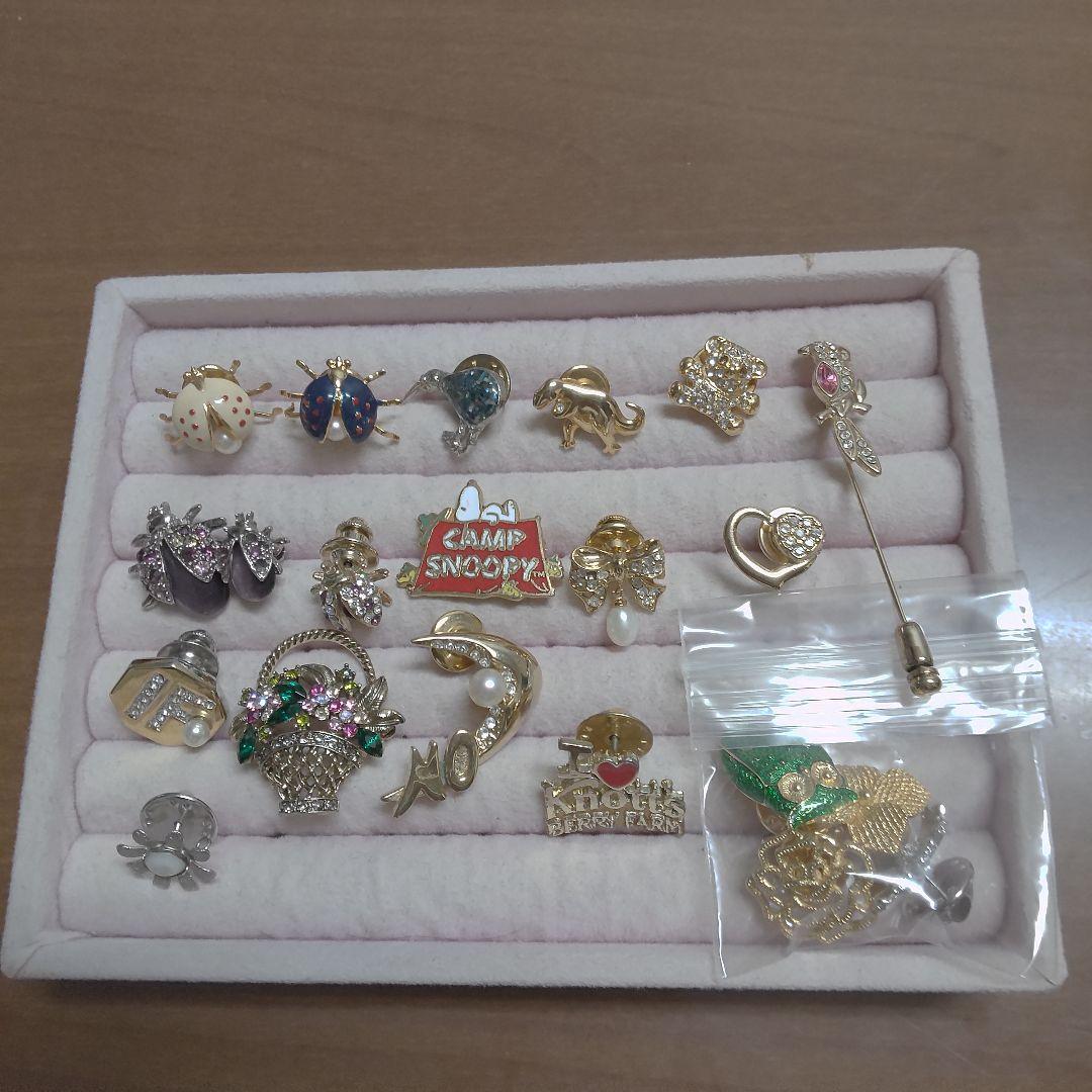 まとめ売り ミニブローチセット 昆虫・花・キャラクター - メルカリ