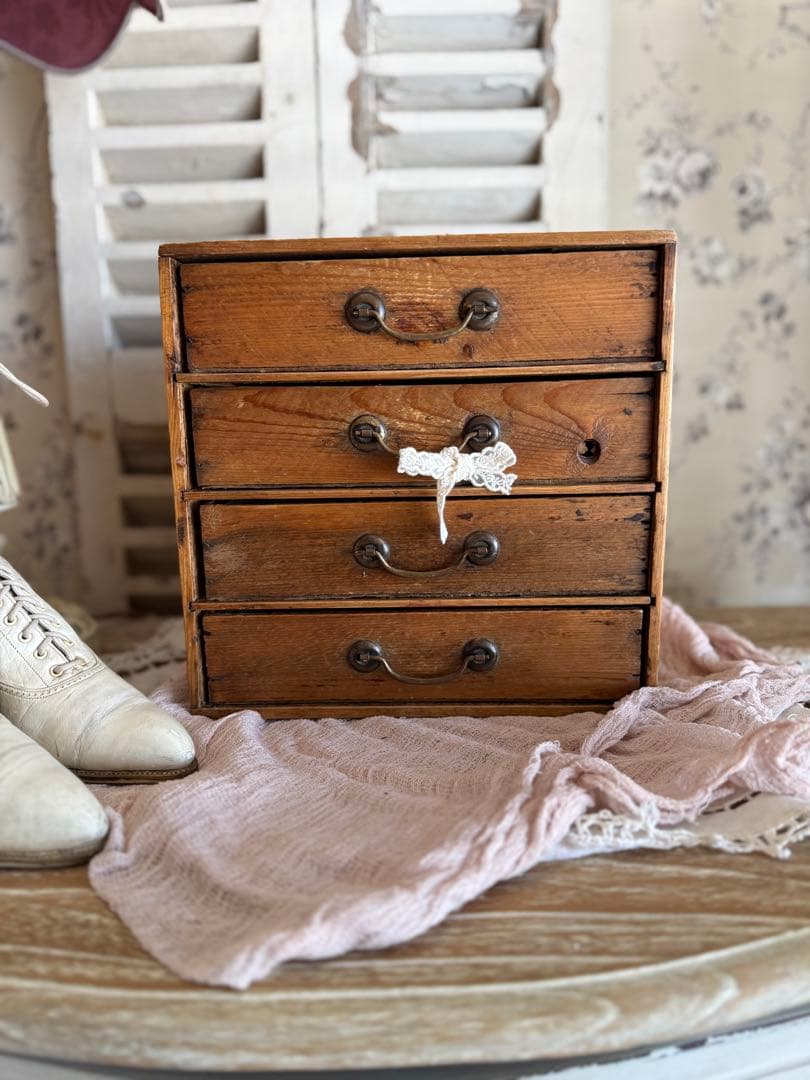 フランスアンティーク小さな木製4段ドゥロワー引き出し抽斗 - メルカリ