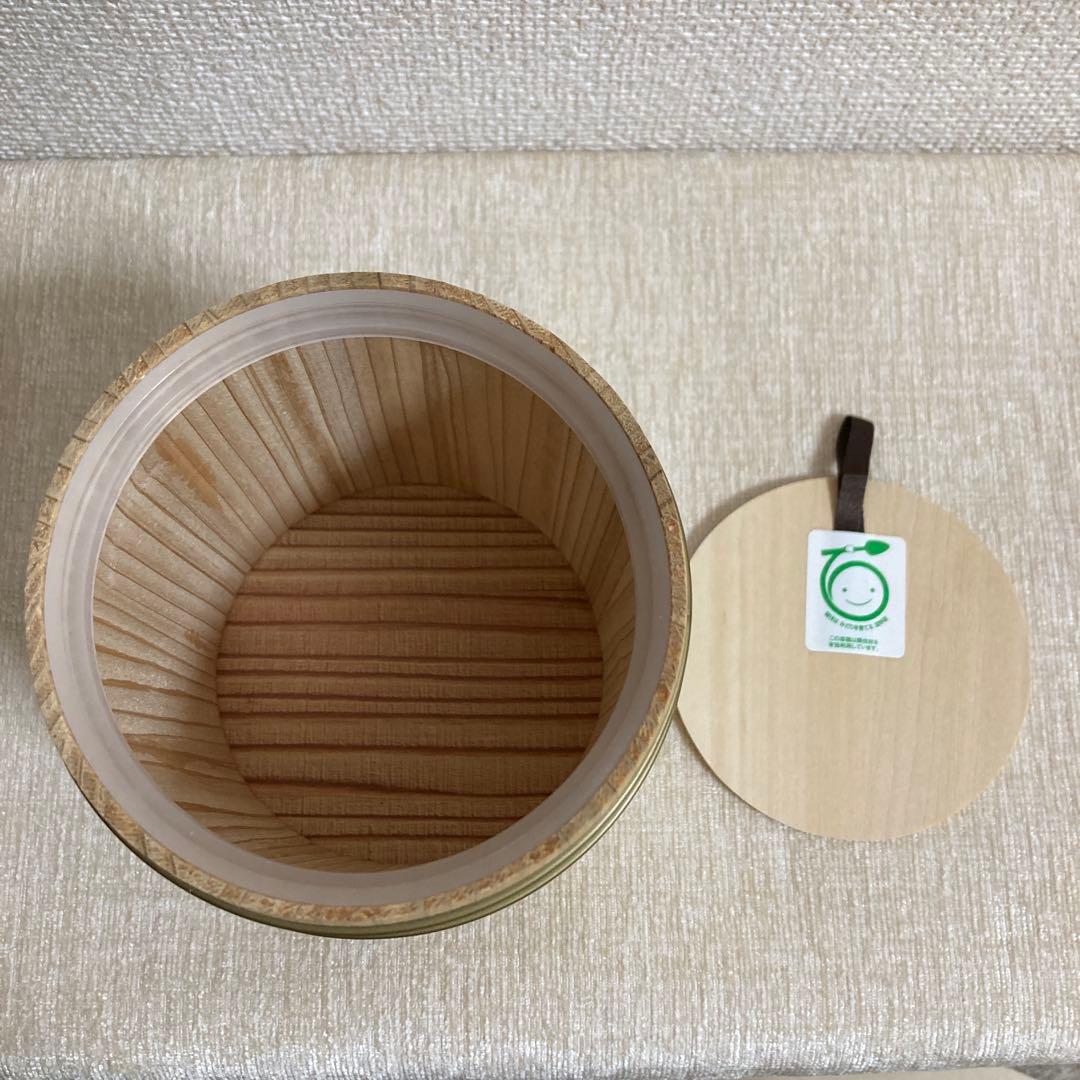 レア 進撃の巨人 進撃ロゴ 白木ミニ樽 小物入れ 樽 - メルカリ