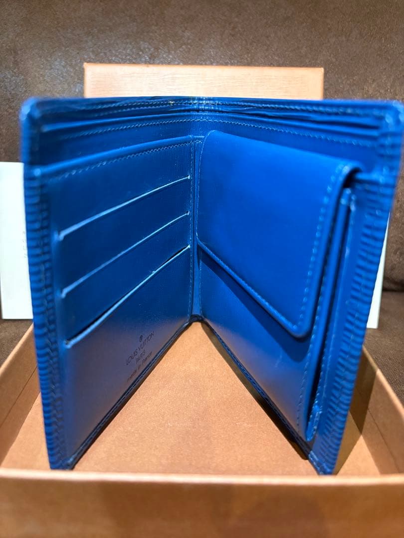 LOUIS VUITTON 青 レザー 財布　エピ