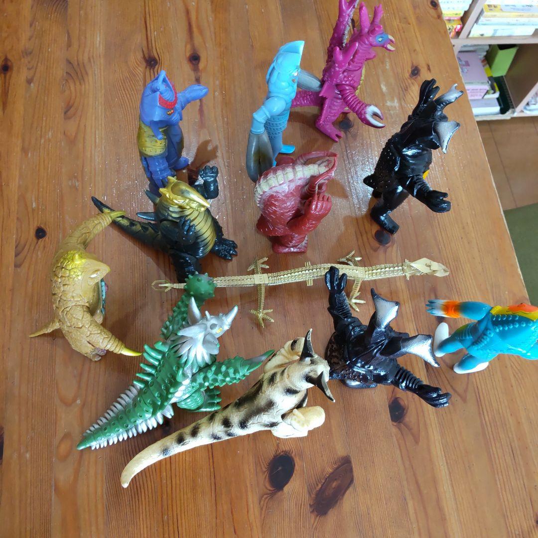 ウルトラマンシリーズ 　　　　　　　　　怪獣ソフビ 12体セット