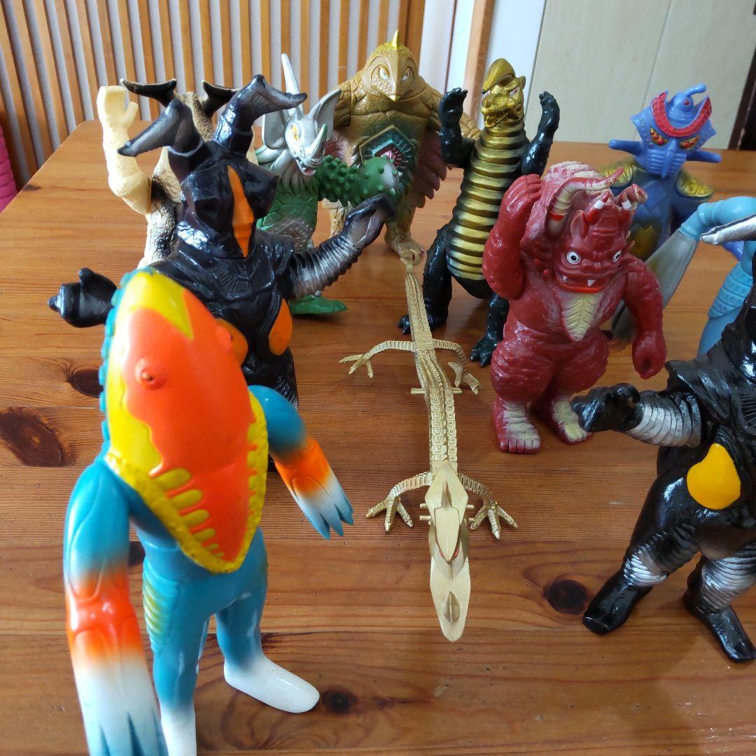 ウルトラマンシリーズ 　　　　　　　　　怪獣ソフビ 12体セット