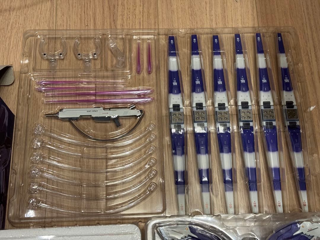 【一部開封済】メタルビルド Hi-νガンダム・ハイパーメガバズーカランチャー