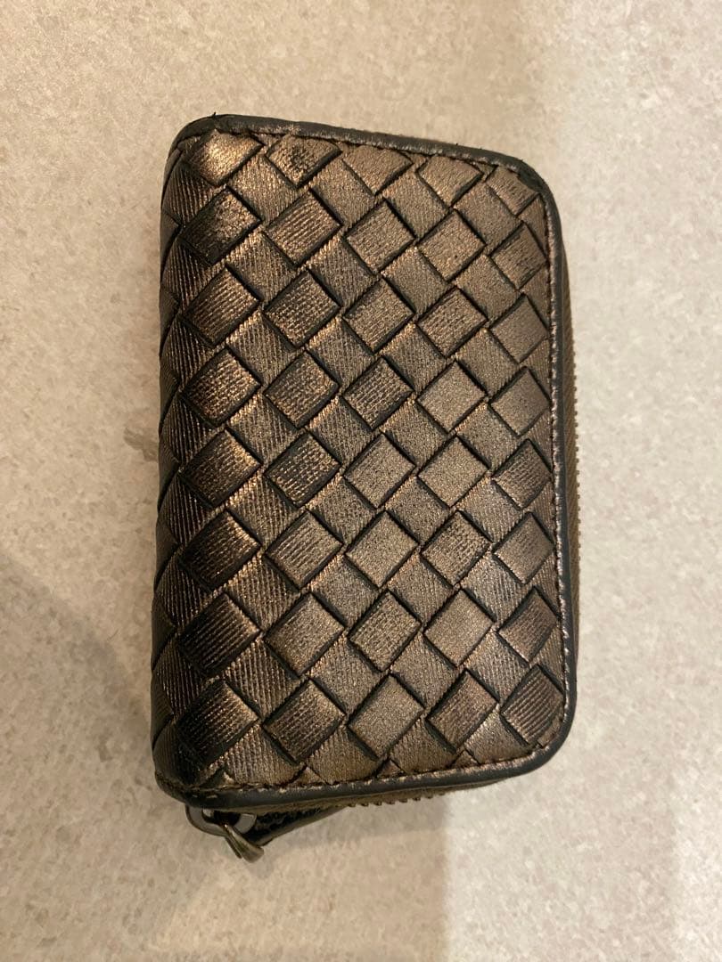 ボッテガヴェネタ ケース　メタリックブロンズ