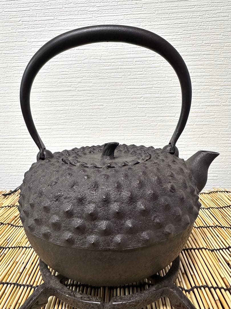 未使用品　南部長文堂 二代目 長谷川文雄造　鬼アラレ　南部鉄瓶　南部鉄器