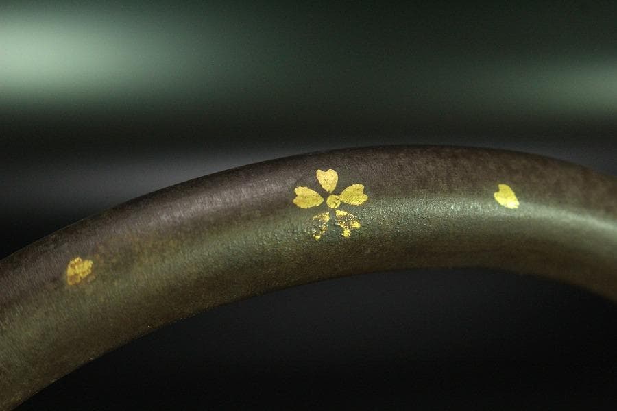 霰 鉄瓶 刻 金龍堂 梅正宗 銀摘み蓋 金銀象嵌 共箱(K-YC389) - メルカリ