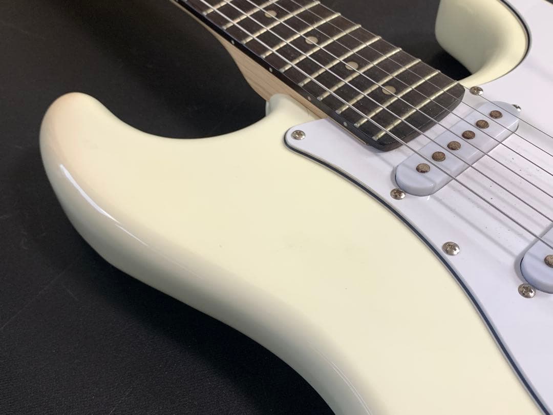 Bacchus BST バッカス中古エレキギター　ホワイト　美品