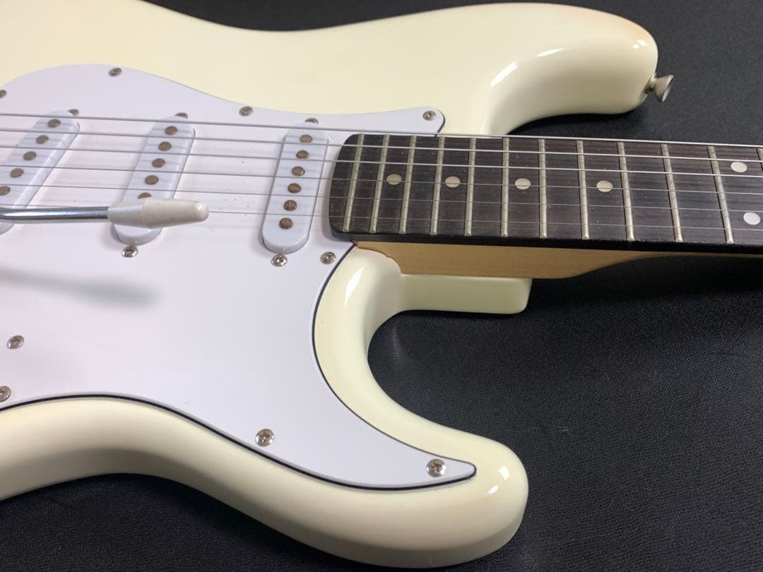 Bacchus BST バッカス中古エレキギター　ホワイト　美品