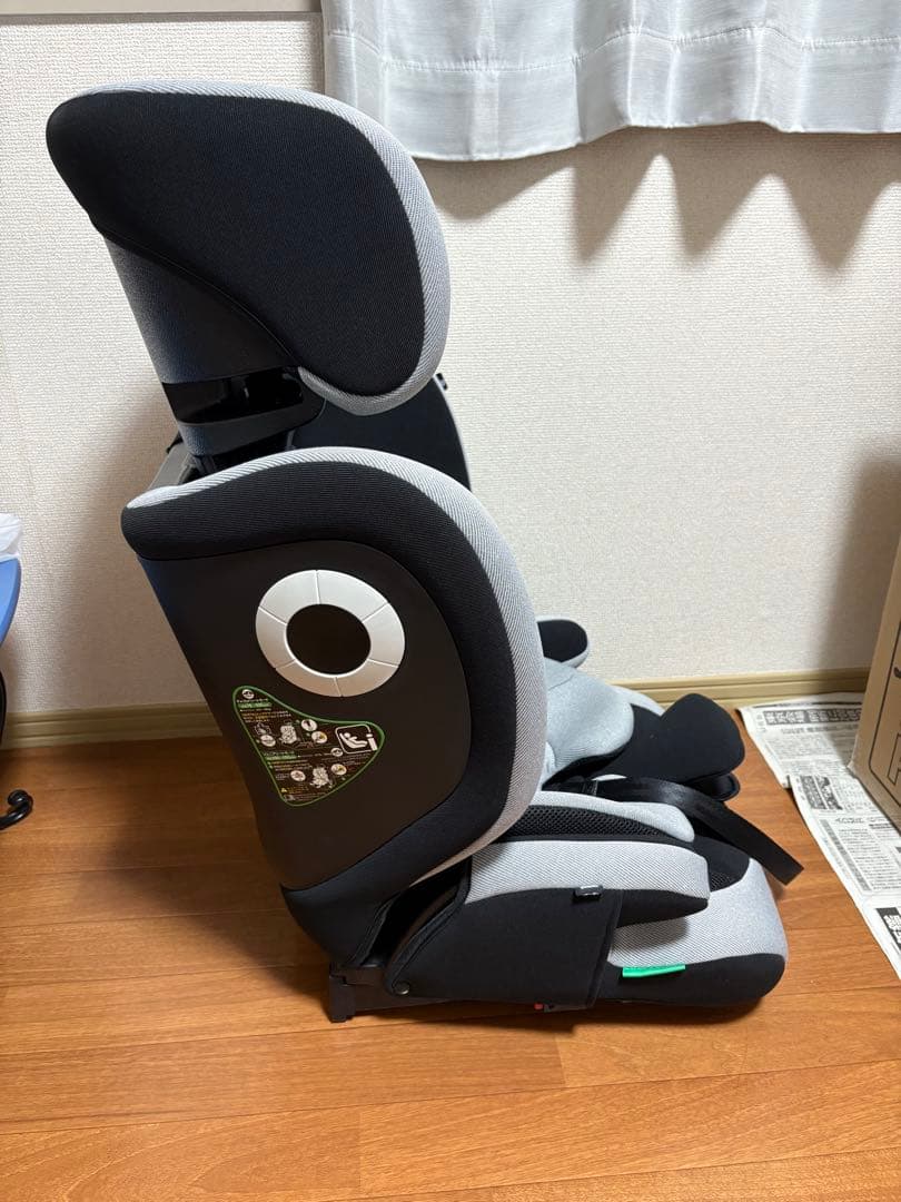 ハーネスジュニアFLXネクスト　チャイルドシート