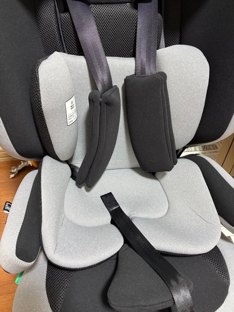ハーネスジュニアFLXネクスト　チャイルドシート