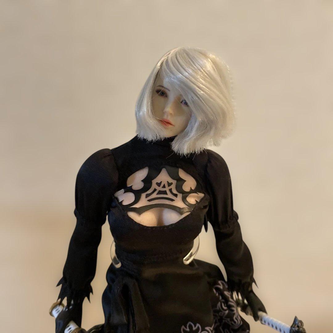 2B フィギュア 黒衣装 刀付き　1/6 シームレス