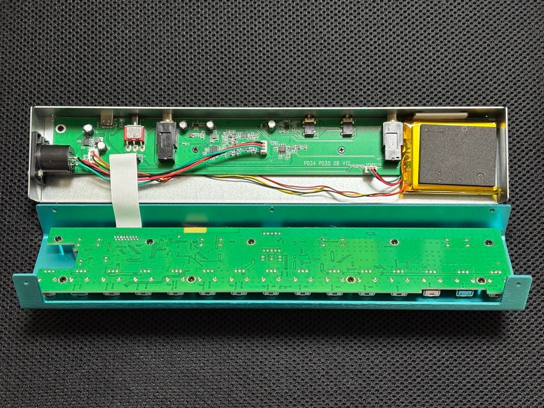 【新品同様】M-VAVE TANK-G バッテリー内蔵マルチエフェクター