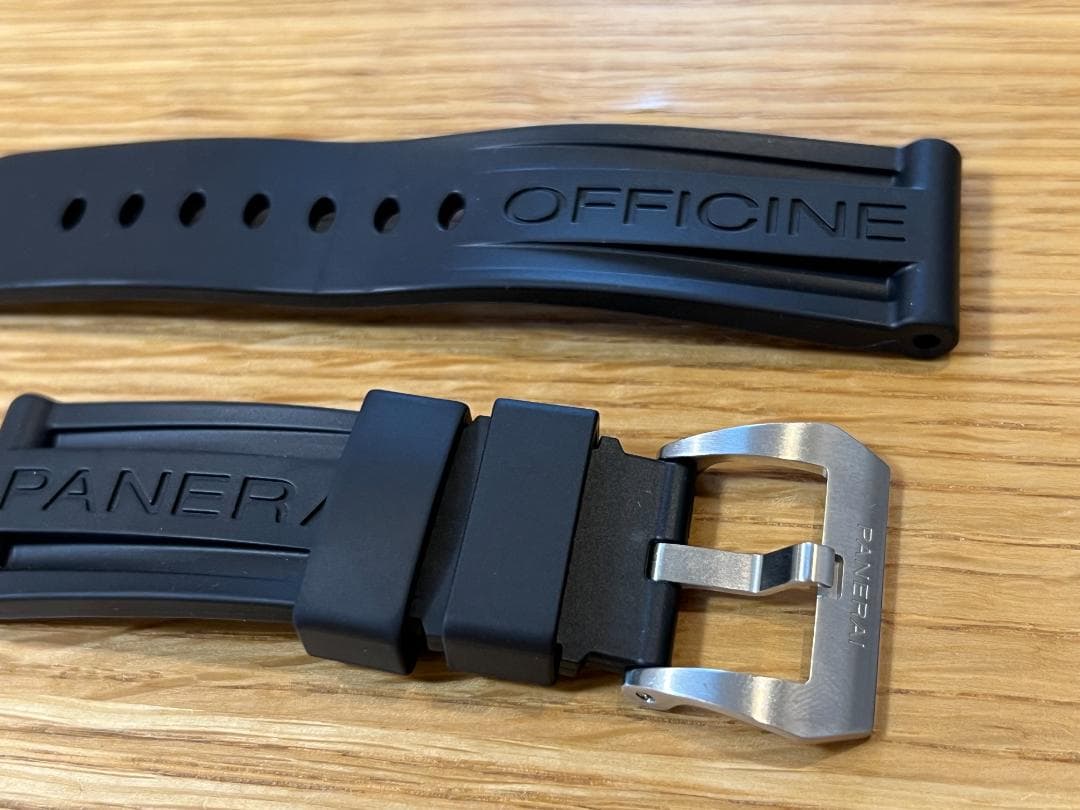 PANERAI OFFICINE ブラックラバーベルト