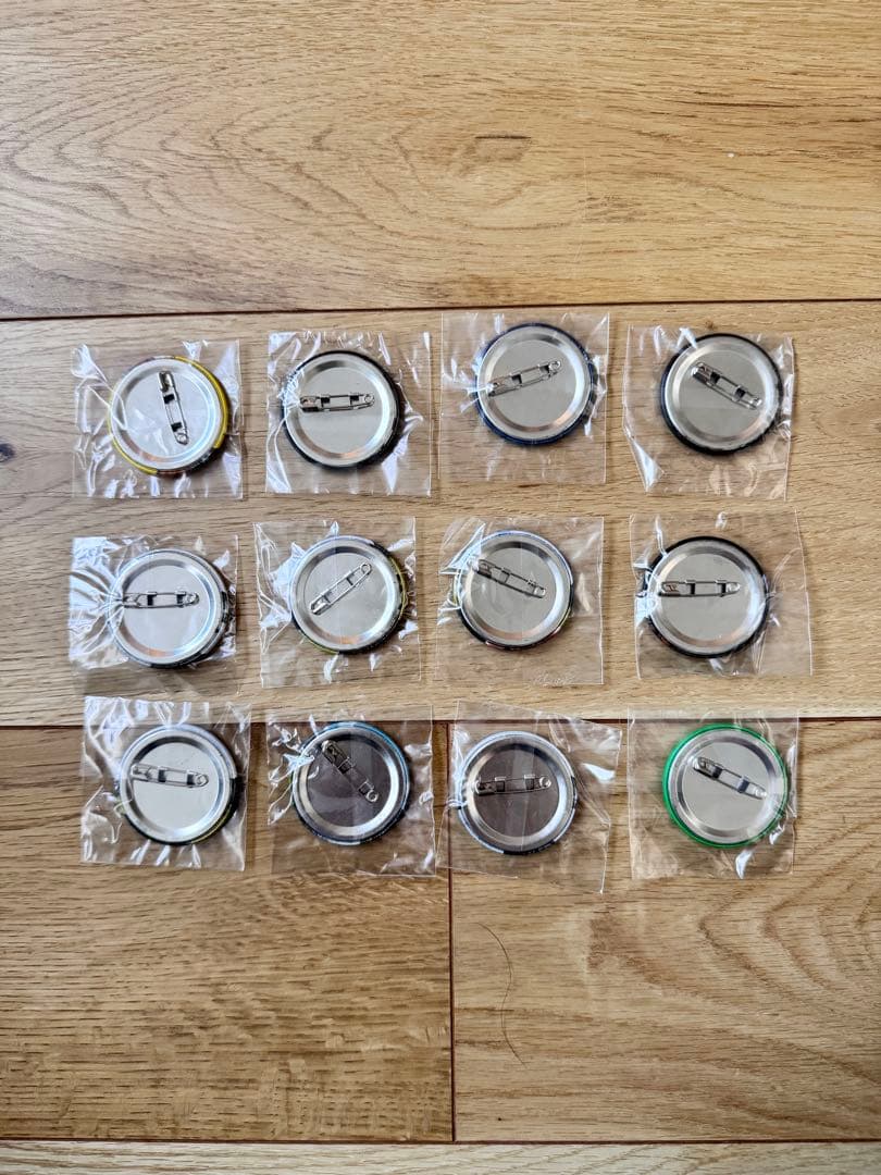 Ku-Wa de MOMPE 鮭川村牛潜スペシャルグッズセット ピンバッジ12個