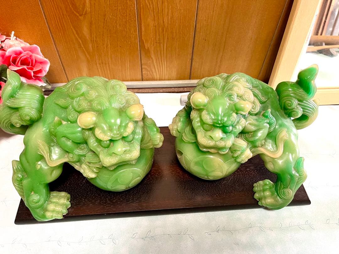 翡翠？阿吽の獅子像　天然石？