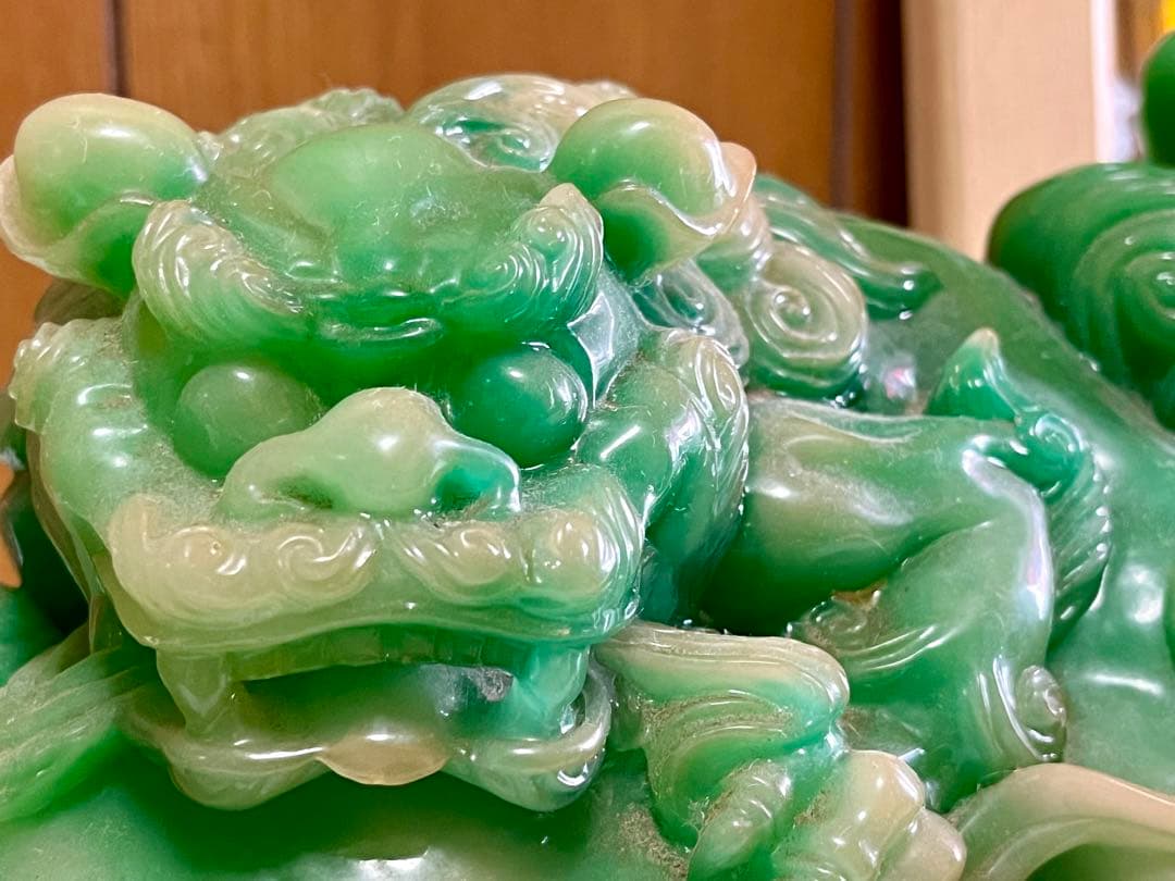 翡翠？阿吽の獅子像　天然石？