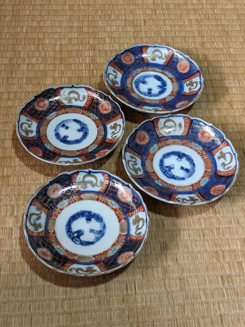 ♦江戸時代古伊万里 大明成化年製 染付金襴手 吉祥文 輪花豆皿 四枚組み 骨董品 ♢江戸時代古伊万里 大明成化年製 染付金襴手 吉祥文