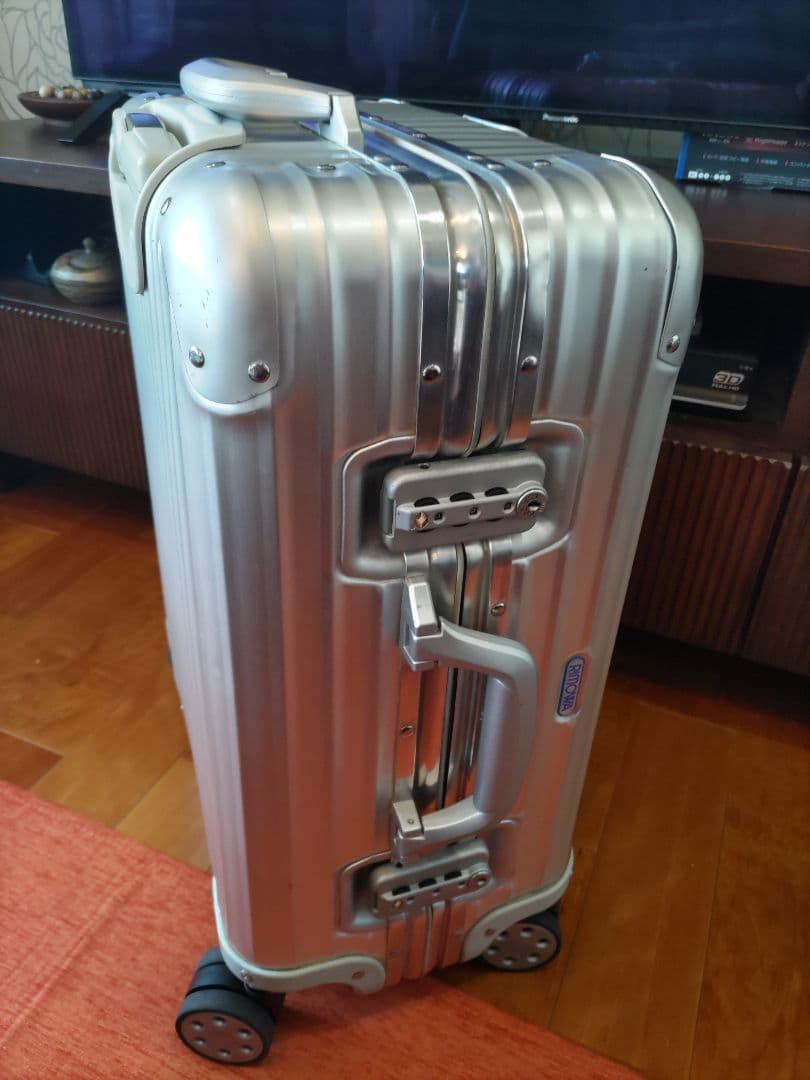 64ミリマルチホイールハウジング トパーズ グレー | リモワ(RIMOWA